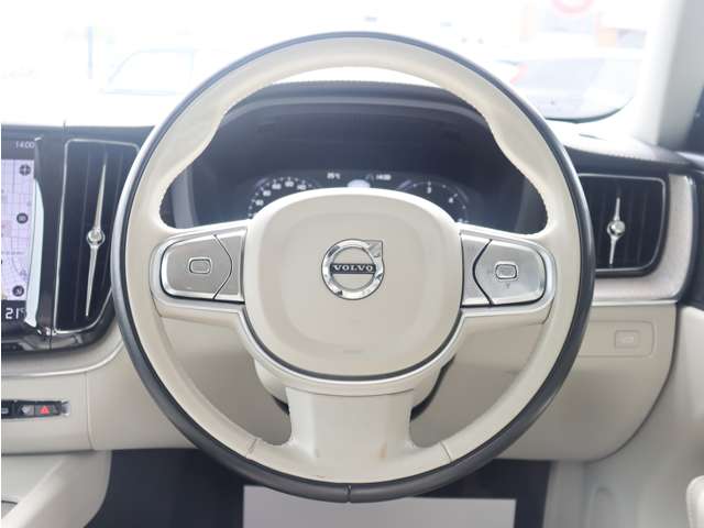 ボルボ ＸＣ６０ Ｄ４ ＡＷＤ インスクリプション ディーゼルターボ ４ＷＤ H30年 () 99