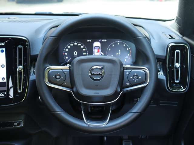 ボルボ ＸＣ４０ Ｂ４ ＡＷＤ Ｒデザイン ４ＷＤ R3年 (関東) 99