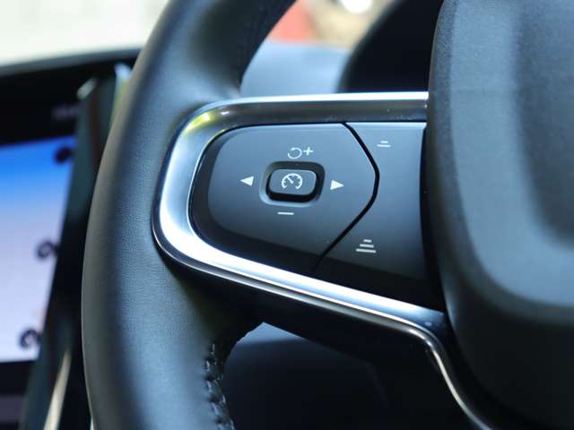 ボルボ ＸＣ４０ Ｂ４ ＡＷＤ Ｒデザイン ４ＷＤ R3年 (関東) 99