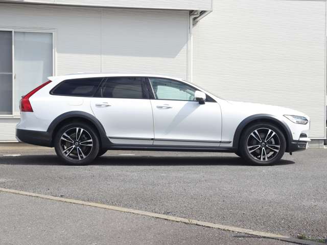 ボルボ Ｖ９０クロスカントリー Ｄ４ ＡＷＤ サマム ディーゼルターボ ４ＷＤ R1年 (関東) 99