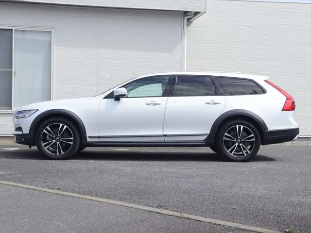 ボルボ Ｖ９０クロスカントリー Ｄ４ ＡＷＤ サマム ディーゼルターボ ４ＷＤ R1年 (関東) 99