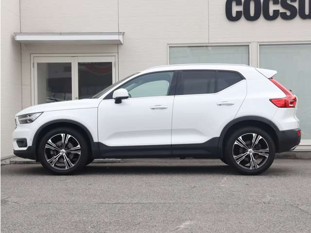 ボルボ ＸＣ４０ Ｔ４ ＡＷＤ インスクリプション ４ＷＤ R1年 () 99