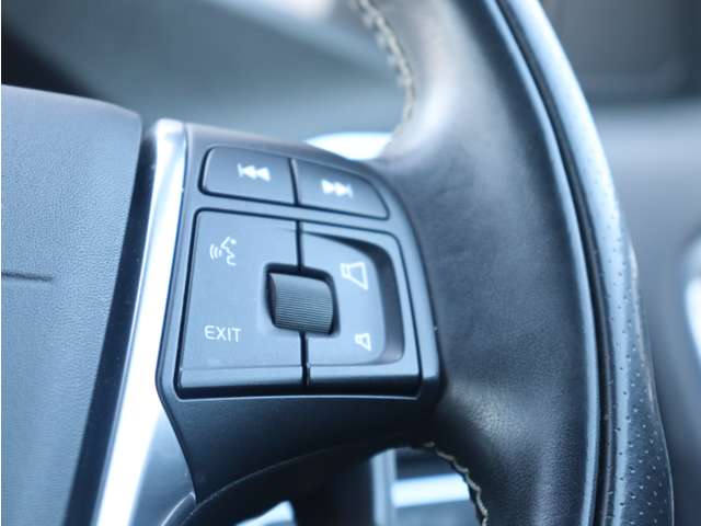 ボルボ Ｖ６０ Ｔ５　Ｒデザイン H26年 () 99