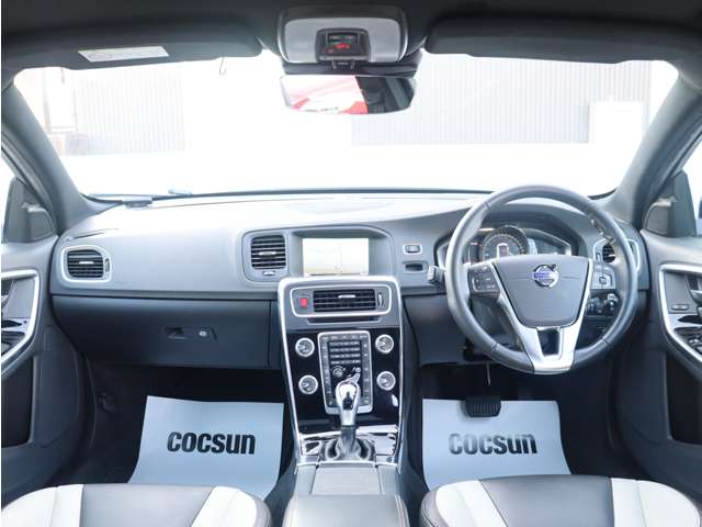 ボルボ Ｖ６０クロスカントリー Ｄ４ ＳＥ ディーゼルターボ H28年 () 99