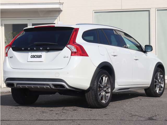 ボルボ Ｖ６０クロスカントリー Ｄ４ ＳＥ ディーゼルターボ H28年 () 99