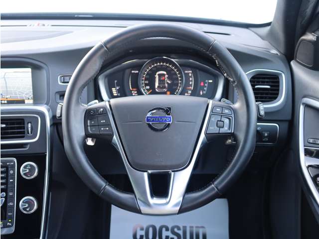 ボルボ Ｖ６０クロスカントリー Ｄ４ ＳＥ ディーゼルターボ H28年 () 99