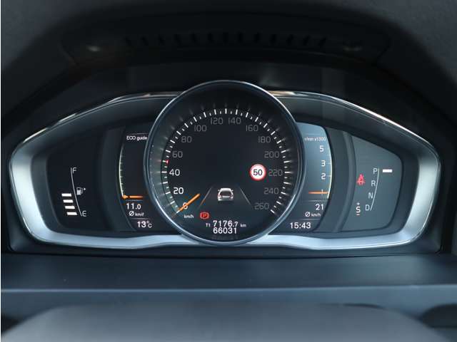 ボルボ Ｖ６０クロスカントリー Ｄ４ ＳＥ ディーゼルターボ H28年 () 99