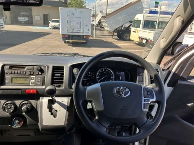 トヨタ ハイエースバン ２．０ 中温冷凍バン ロング R5年 (東海) 99