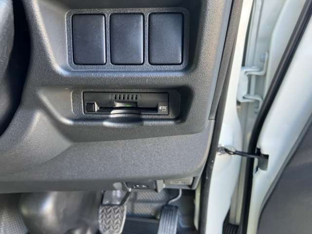 トヨタ ハイエースバン ２．０ 中温冷凍バン ロング R5年 (東海) 99