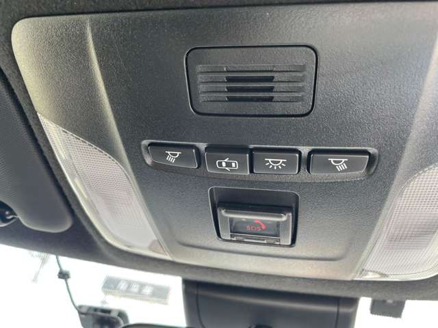 トヨタ カローラ　ツーリング　ハイブリッド １．８ ハイブリッド ＷＸＢ Ｅ－ＦＯＵＲ ４ＷＤ R2年 () 99