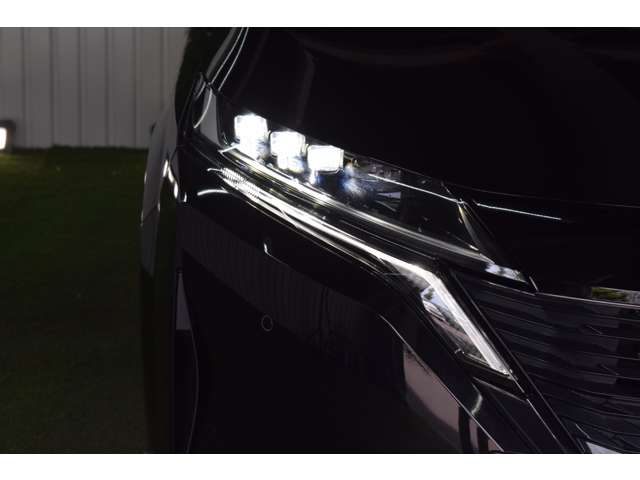 日産 ノートオーラ １．２ Ｇ ＦＯＵＲ レザーエディション ４ＷＤ R4年 (北海道) 99