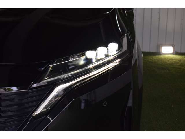 日産 ノートオーラ １．２ Ｇ ＦＯＵＲ レザーエディション ４ＷＤ R4年 (北海道) 99