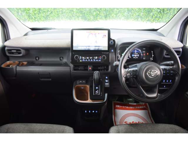 トヨタ シエンタ　ハイブリッド ハイブリッド １．５ Ｚ Ｅ－ＦＯＵＲ ４ＷＤ R4年 (北海道) 99