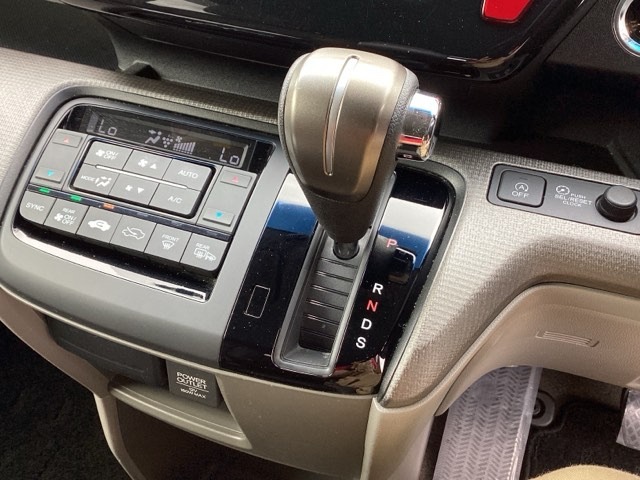 ホンダ ステップワゴン １．５ Ｇ H27年 (九州・沖縄) 99