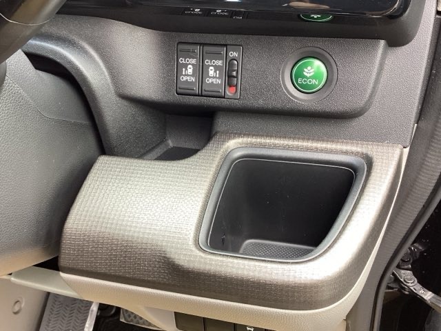 ホンダ ステップワゴン １．５ Ｇ H27年 (九州・沖縄) 99