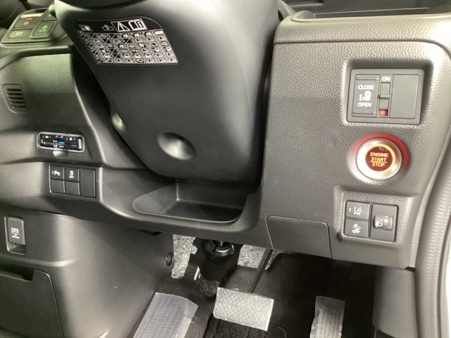 ホンダ Ｎ　ＢＯＸ カスタム ６６０ Ｌ R5年 (九州・沖縄) 99