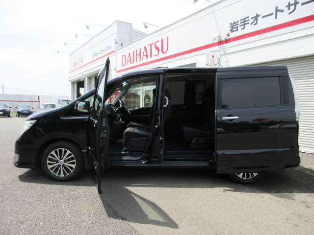 日産 セレナ ２．０ ハイウェイスター Ｇ Ｓ－ＨＹＢＲＩＤ アドバンストセーフティ パッケージ H26年 (東北) 99