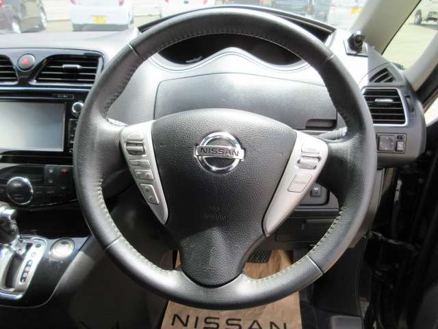日産 セレナ ２．０ ハイウェイスター Ｇ Ｓ－ＨＹＢＲＩＤ アドバンストセーフティ パッケージ H26年 (東北) 99