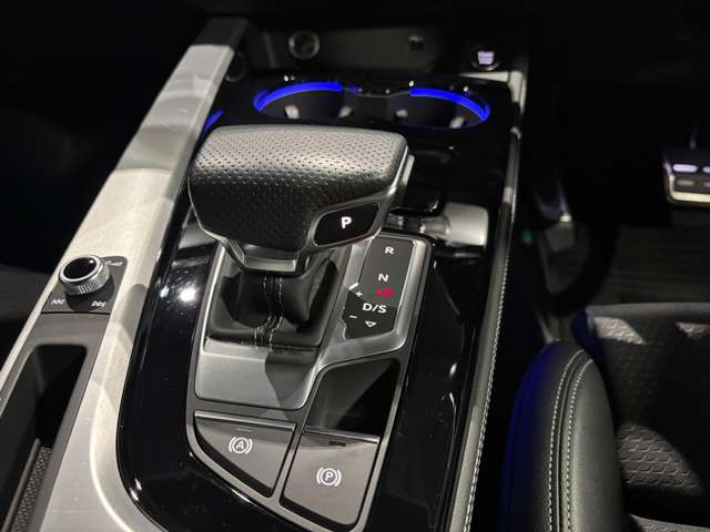 アウディ Ａ４ ３５ ＴＤＩ Ｓライン ディーゼルターボ R5年 (関東) 99