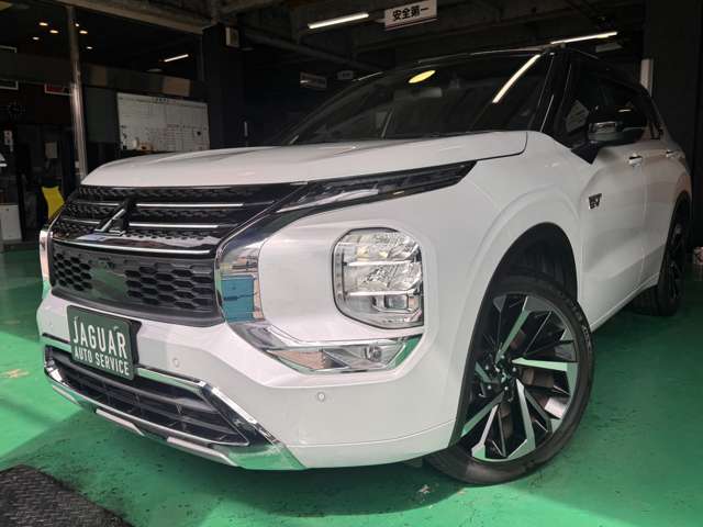 三菱 アウトランダーＰＨＥＶ ＰＨＥＶ ２．４ Ｐ ４ＷＤ R4年 (近畿) 99