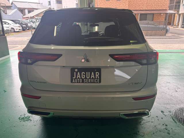 三菱 アウトランダーＰＨＥＶ ＰＨＥＶ ２．４ Ｐ ４ＷＤ R4年 (近畿) 99