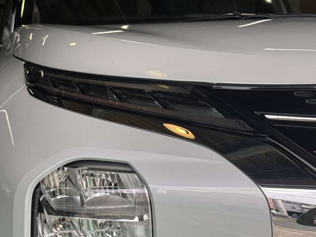 三菱 アウトランダーＰＨＥＶ ＰＨＥＶ ２．４ Ｐ ４ＷＤ R4年 (近畿) 99