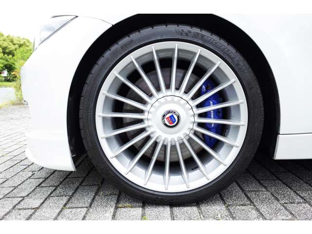 ＢＭＷアルピナ Ｄ３ リムジン ビターボ H26年 (近畿) 99