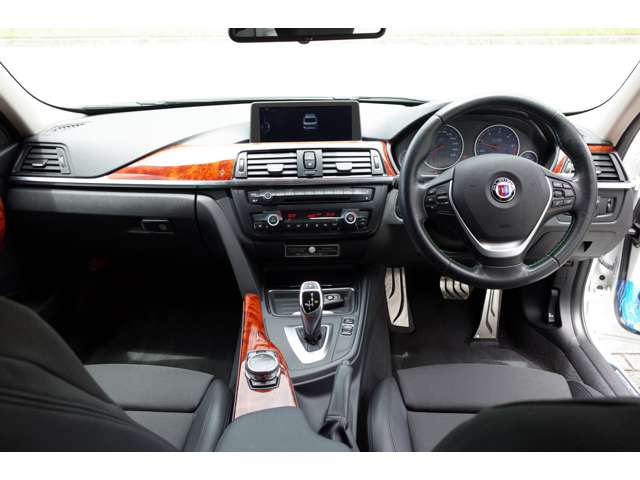 ＢＭＷアルピナ Ｄ３ リムジン ビターボ H26年 (近畿) 99