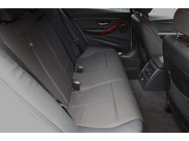 ＢＭＷアルピナ Ｄ３ リムジン ビターボ H26年 (近畿) 99