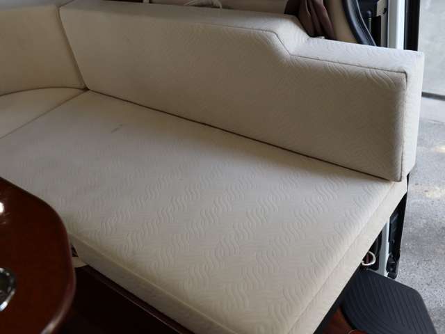 トヨタ ハイエースバン フジカーズジャパン H26年 (東海) 99