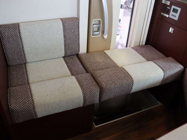 トヨタ カムロード ナッツＲＶ R2年 (東海) 99