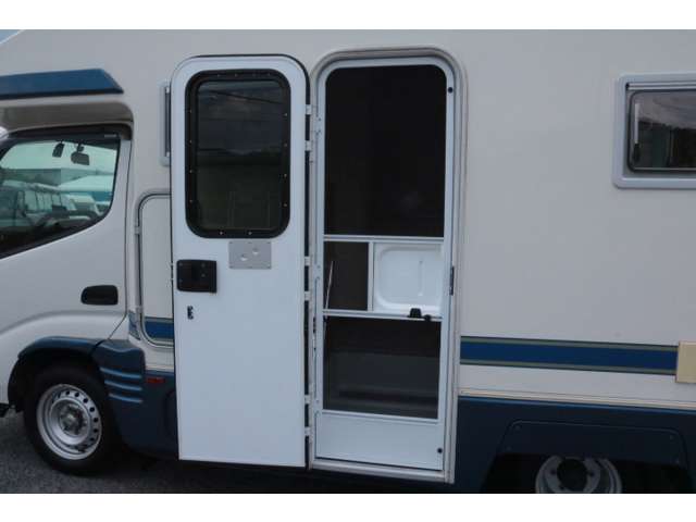 トヨタ カムロード バンテック R2年 (中国) 99