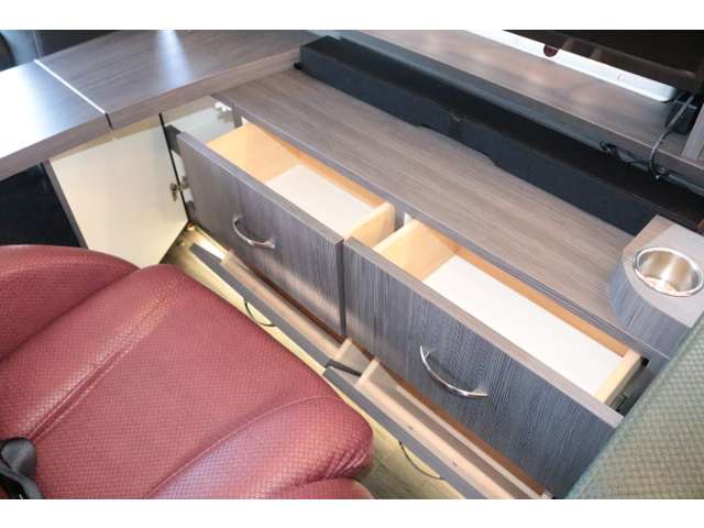 トヨタ ハイエースバン キャンパー鹿児島 H28年 (中国) 99