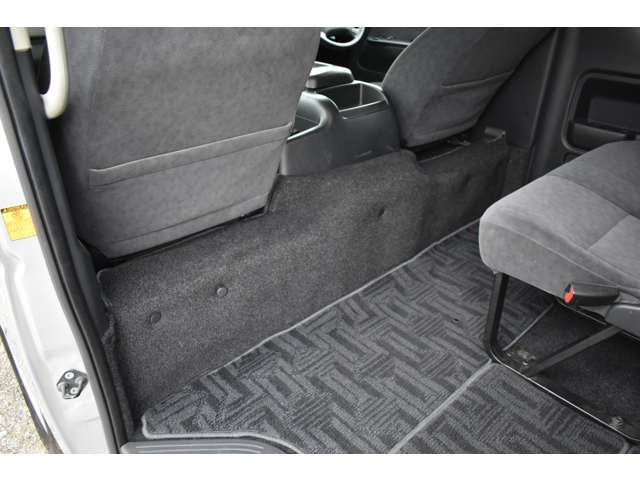 トヨタ ハイエースワゴン ２．７ グランドキャビン ４ＷＤ H24年 (近畿) 99
