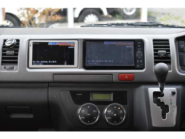 トヨタ ハイエースワゴン ２．７ グランドキャビン ４ＷＤ H24年 (近畿) 99