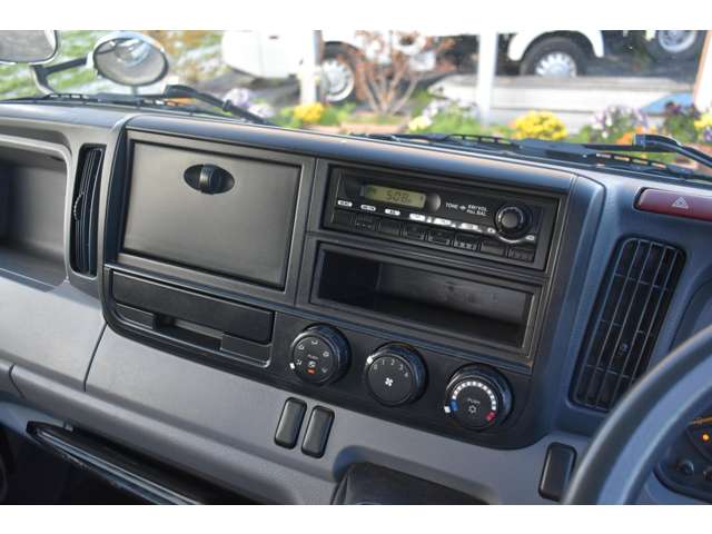 三菱フソウ キャンター ３．０ 強化ダンプ 全低床 ディーゼルターボ H26年 (近畿) 99