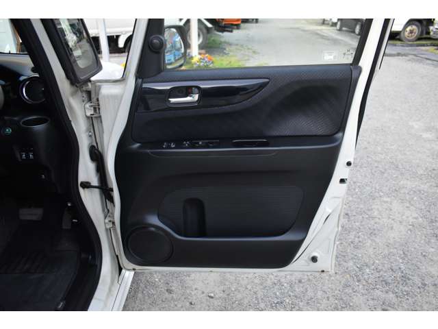 ホンダ Ｎ　ＢＯＸ ６６０ カスタムＧ ＳＳパッケージ H25年 (近畿) 99