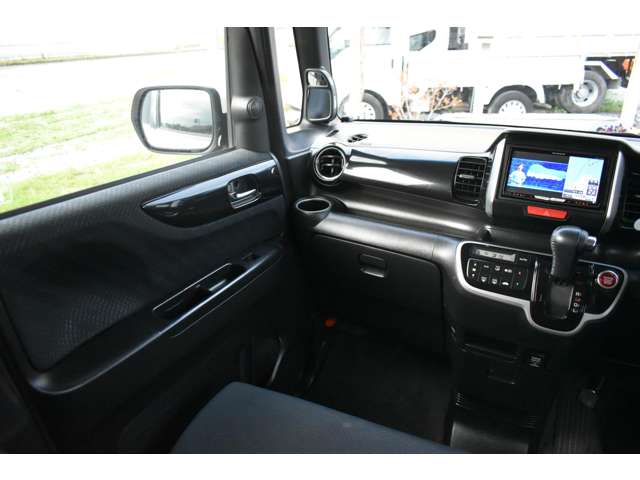 ホンダ Ｎ　ＢＯＸ ６６０ カスタムＧ ＳＳパッケージ H25年 (近畿) 99