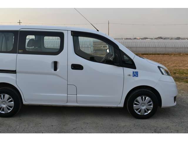 日産 ＮＶ２００バネットバン １．６ チェアキャブ 車イス１名仕様 専用サードシート無 H28年 (近畿) 99