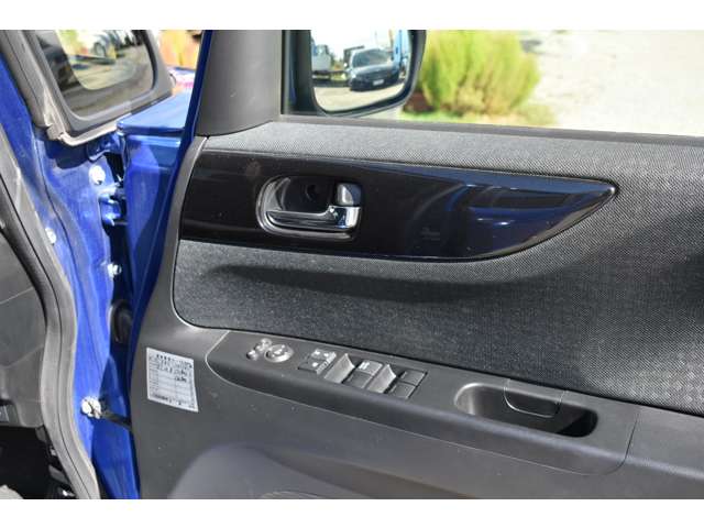 ホンダ Ｎ　ＢＯＸ ６６０ カスタムＧ Ｌパッケージ H29年 (近畿) 99