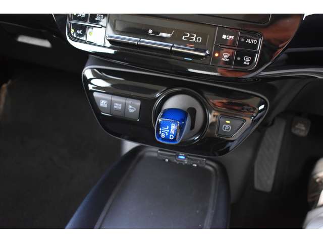 トヨタ プリウス １．８ Ｓ R1年 (近畿) 99
