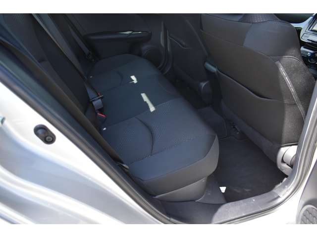 トヨタ プリウス １．８ Ｓ R1年 (近畿) 99