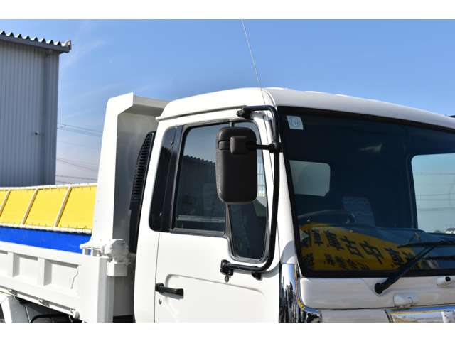 ＵＤトラックス コンドル ４トンダンプ H16年 (近畿) 99