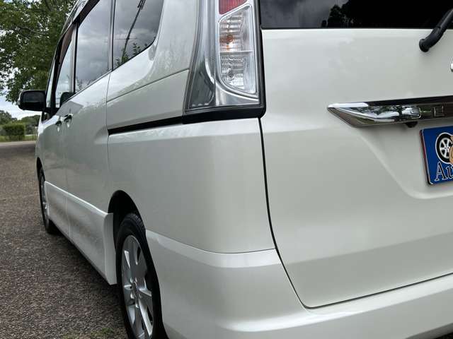 日産 セレナ ２．０ ハイウェイスター Ｖセレクション H23年 (近畿) 99