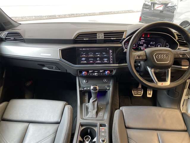 アウディ Ｑ３　スポーツバック ３５　ＴＦＳＩ　Ｓライン R3年 (近畿) 99