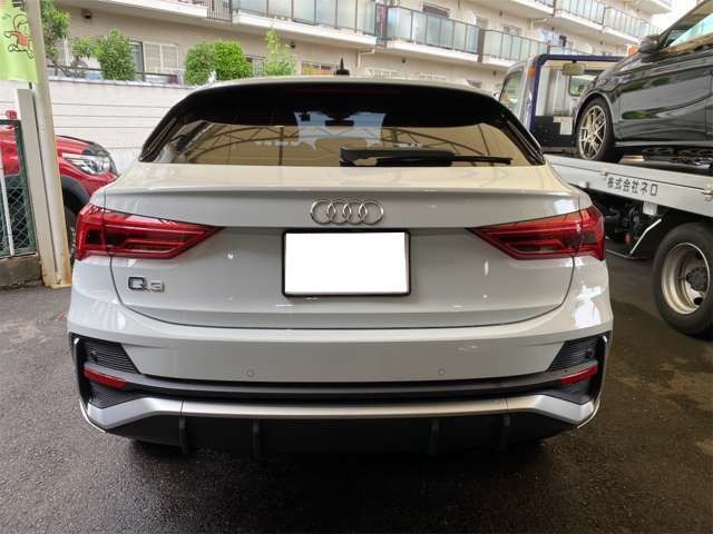 アウディ Ｑ３　スポーツバック ３５　ＴＦＳＩ　Ｓライン R3年 (近畿) 99