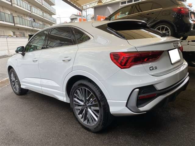 アウディ Ｑ３　スポーツバック ３５　ＴＦＳＩ　Ｓライン R3年 (近畿) 99