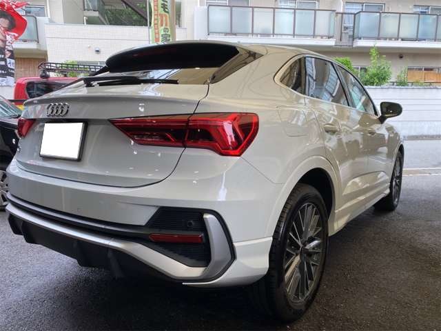 アウディ Ｑ３　スポーツバック ３５　ＴＦＳＩ　Ｓライン R3年 (近畿) 99