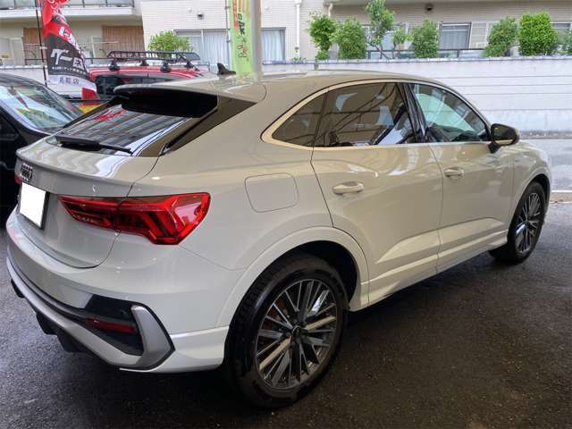 アウディ Ｑ３　スポーツバック ３５　ＴＦＳＩ　Ｓライン R3年 (近畿) 99