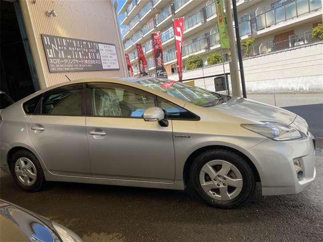 トヨタ プリウス １．８ Ｓ ウェルキャブ 助手席リフトアップシート車 Ａタイプ H21年 (近畿) 99